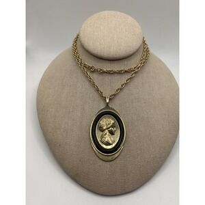 Avon Cameo Pendant Necklace Gold Tone Black Oval Medallion Chain Costume Womens